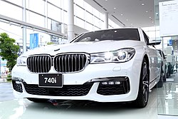 BMW 7Series Front (right).jpg