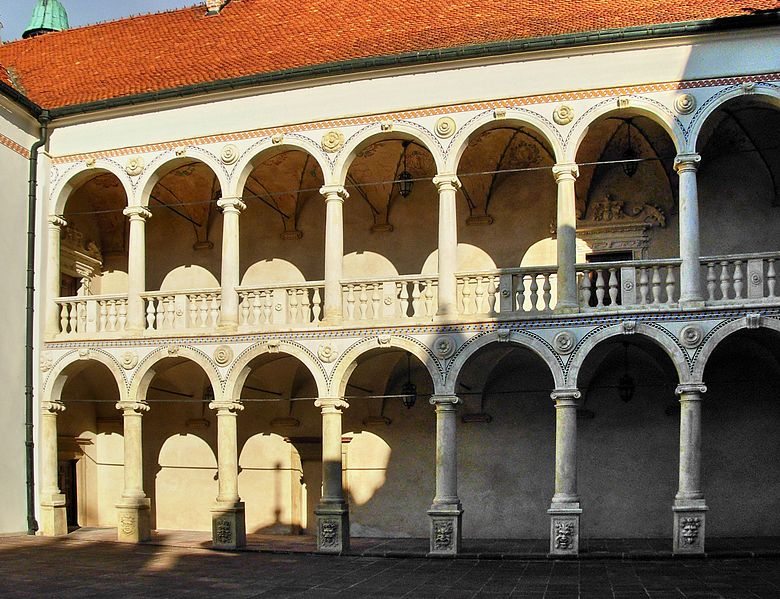 File:Baranów Sandomierski - castle 02.JPG