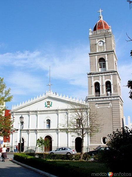 File:Basilica-nuestra-señora-del-refugio.jpg