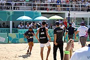 Deutsch: Beachvolleyball bei den Olympischen Jugendspielen 2018; Tag 11, 17. Oktober 2018; Jungen, Spiel um Platz 3 – Argentinien-Ungarn 2:0 (21–15/21–15) English: Beach volleyball at the 2018 Summer Youth Olympics at 17 October 2018 – Bronze Medal Match – Argentina-Hungary 2:0 (21–15/21–15)