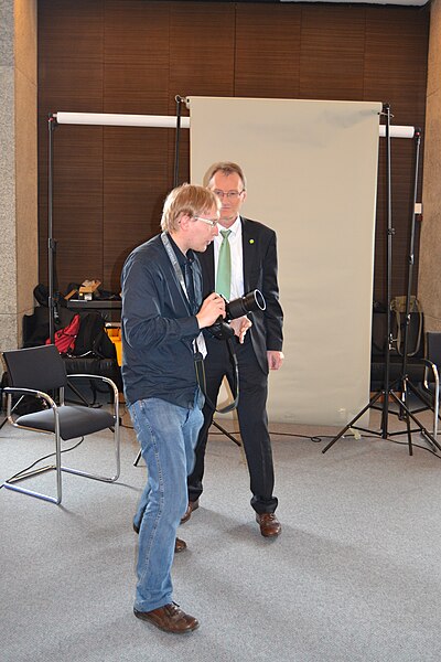 File:Behind the Scenes Landtagsprojekt Hannover 2013 Tag 1 115.JPG