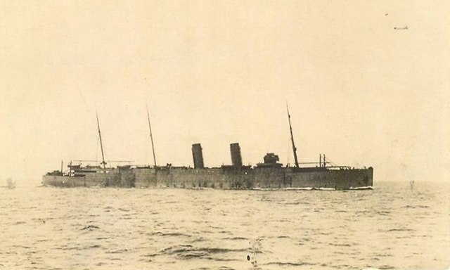 Belgic as completed in 1917, with only two funnels and minimal superstructure