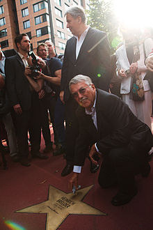 Breloer bei der Einweihung seines Sternes auf dem Boulevard der Stars in Berlin mit Bürgermeister Wowereit (2012)