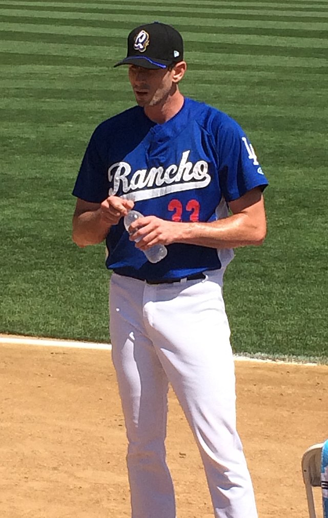 Dodgers pitcher Brandon McCarthy congratulates Blue Jays Josh