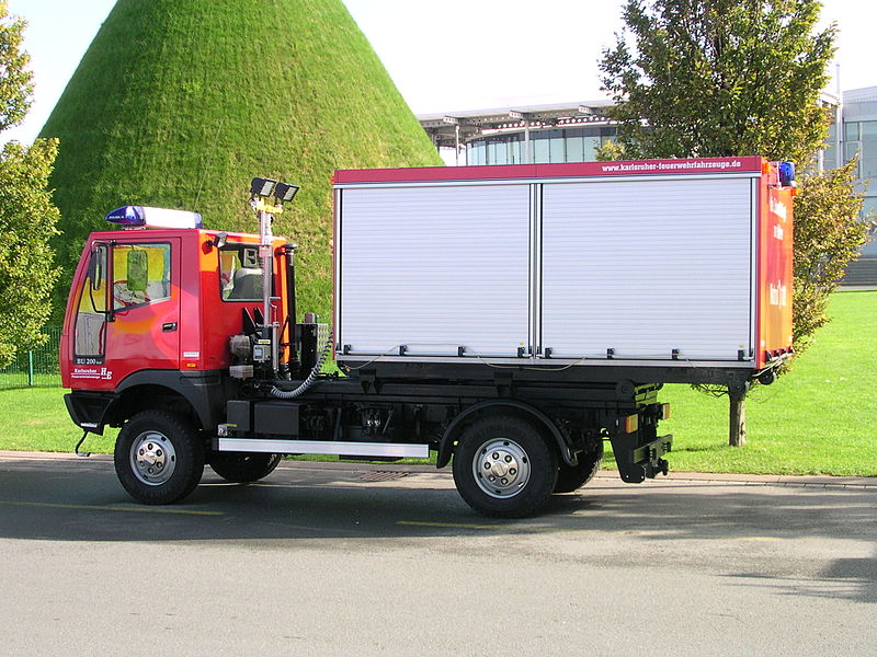 File:Bucher-Feuerwehrwagen links.jpg