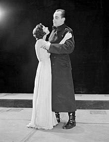 Holland (with Evelyn Allen) in a 1937 production of Julius Caesar