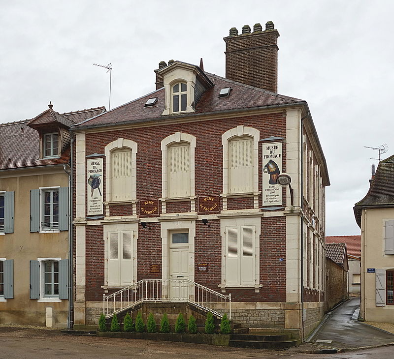 Chaource musee fromage.JPG