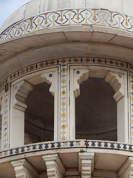 File:Close up of inlay work, I'timad-ud-Daulah.jpg