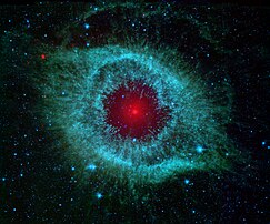 Image infrarouge de la nébuleuse de l'hélice, nébuleuse planétaire du Verseau, prise par le télescope spatial Spitzer de la NASA. (définition réelle 4 279 × 3 559)
