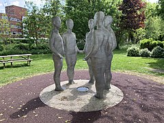 Connect sculpture at Brunel University.jpg