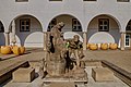 Brunnen, Freifigur des Poseidons als Rossbändiger