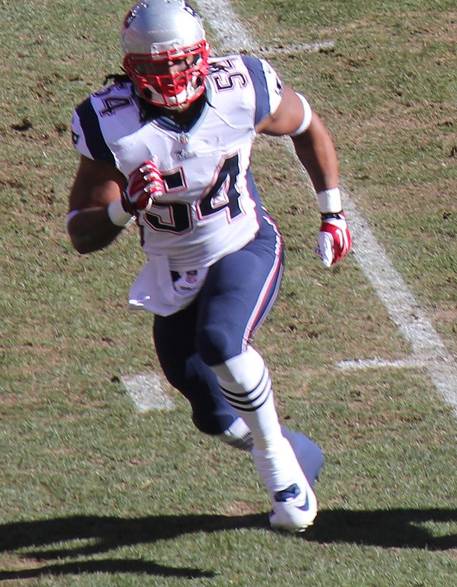 Watch Dont'a Hightower Fire Up Patriots Teammates As They Exit Locker Room  