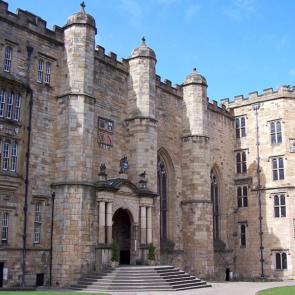 File:Durham Castle - panoramio - PJMarriott (cropped 2).jpg