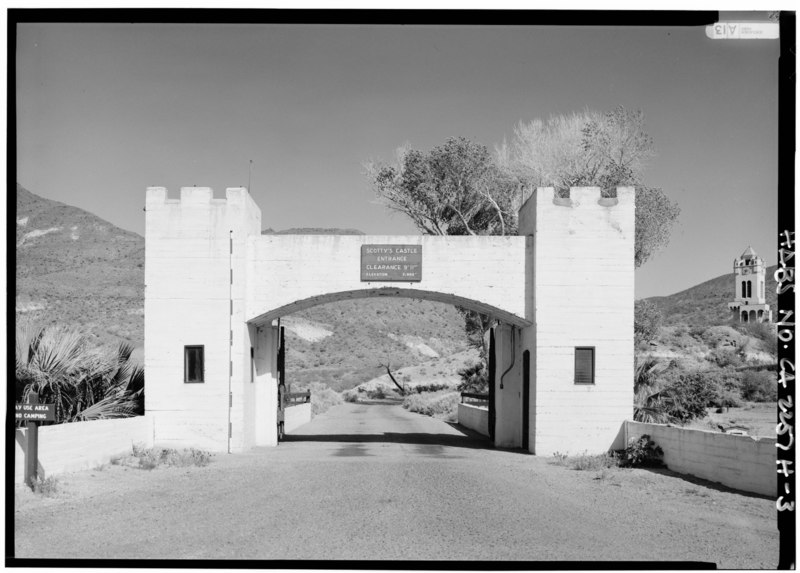 File:ELEVATION FROM SOUTHEAST WITH SCALE - Death Valley Ranch, Entrance Gates and Dungeon Apartment, Death Valley Junction, Inyo County, CA HABS CAL,14-DVNM,1H-3.tif