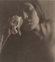 The white Iris, model: Tina Modotti, 1921