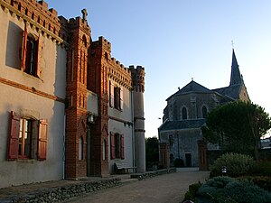 Eglise et château Gaillard village "Le Girouard".jpg