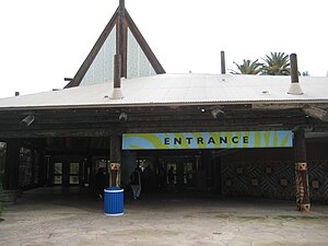 Entrance to the Fresno Chaffee Zoo.jpg