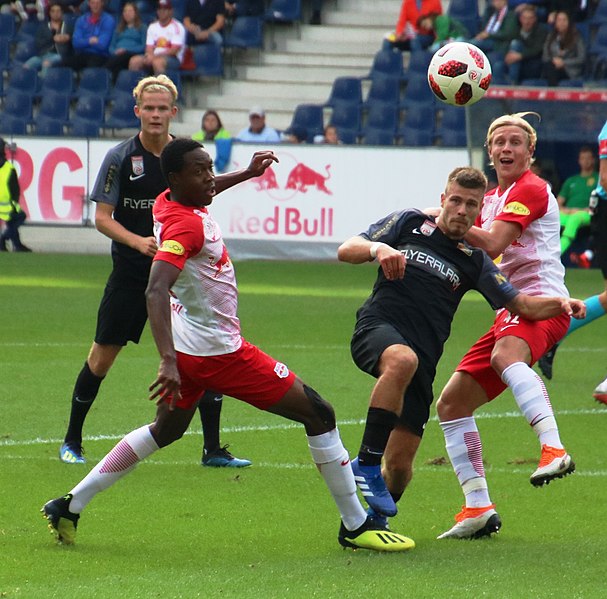 File:FC Red Bull Salzburg gegen Admira Wacker (2. September 2018) 30.jpg