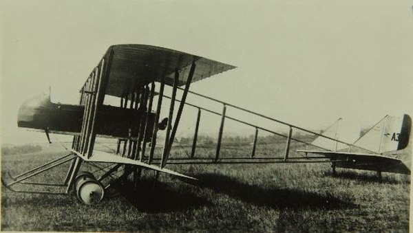 A Farman MF.11, showing the classic Farman configuration with engine between tail booms