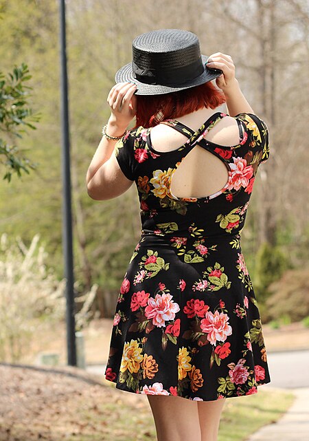 Fail:Floral Dress with Back Cutouts (17250719865).jpg
