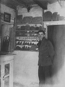 Young Emile Fradin inside his museum Fradin dans musee.jpg