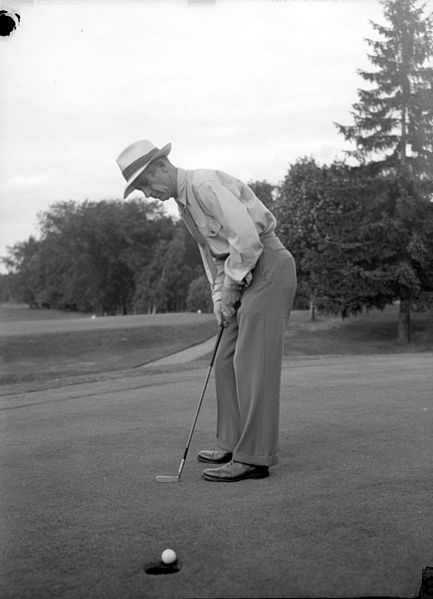 File:Golf. James Patterson BAnQ P48S1P13529.jpg