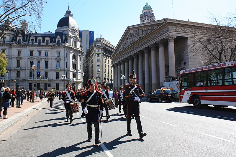 File:Granaderos En la Catedral.jpg