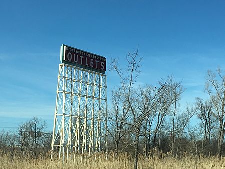 Great Lakes Crossing Sign