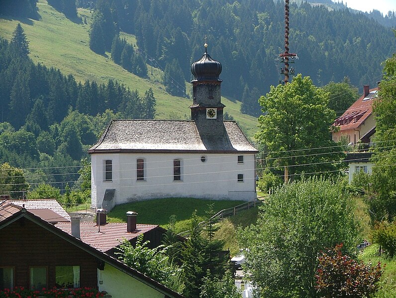 File:Gunzesried Kirche.JPG