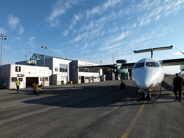 Widerøe de Havilland Canada Dash 8 at Hammerfest Airport