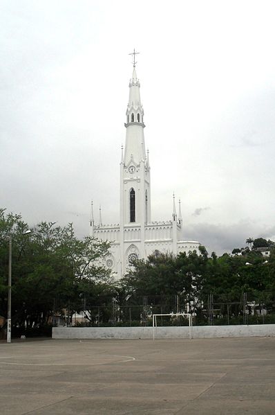 File:Iglesia San Luis.JPG