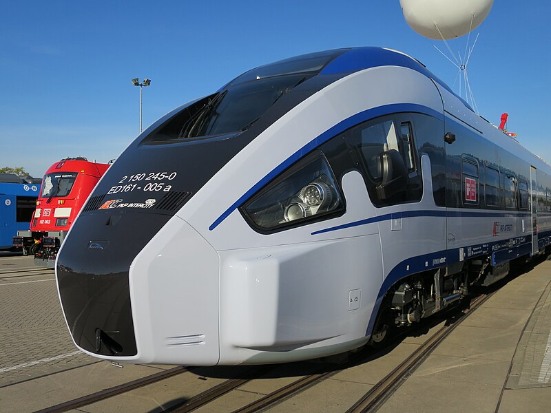 File:InnoTrans 2016 (028) Travelarz.JPG