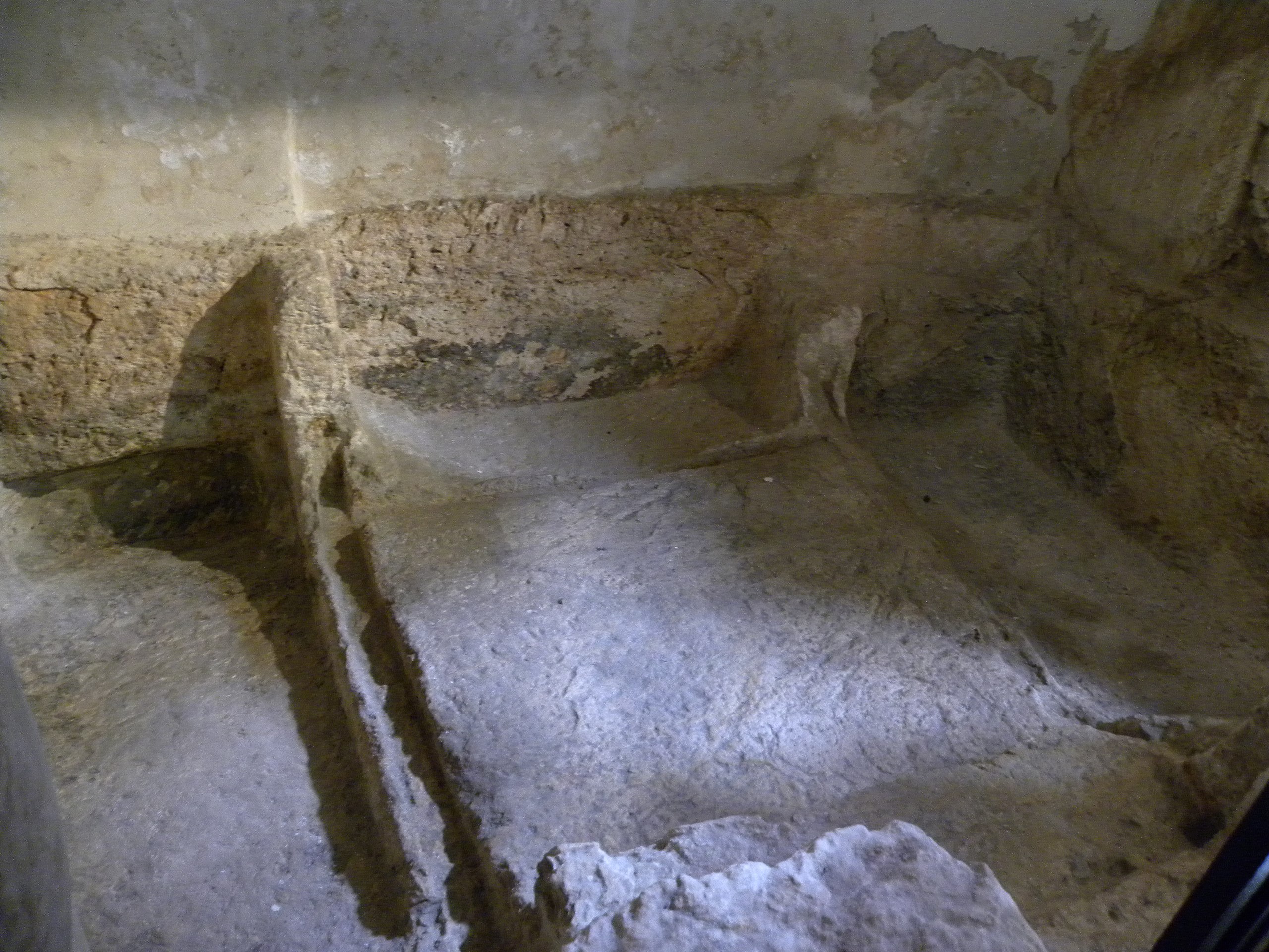 inside jesus tomb