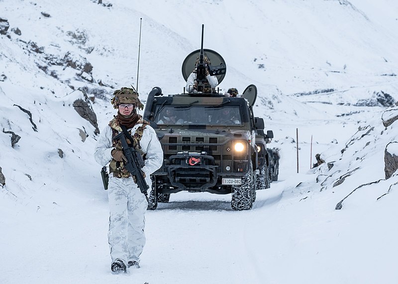 File:Italian Army - 2nd Alpini Regiment soldier and VTML Lince vehicles during a training exercise in Valloire, France.jpg