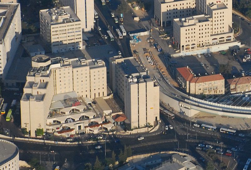 File:Jerusalem Gate Hotel.jpg