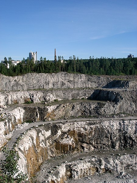 File:Kalkkikaivos, Parainen, 22.7.07.JPG