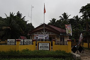 Kantor kepala desa (pembakal) Pantai Batung
