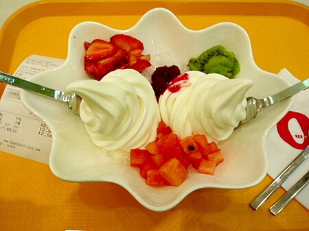 Tập_tin:Korean_shaved_ice-Yogurt_bingsu-01.jpg