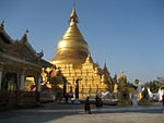 Kuthodaw Pagoda i Mandalay, Burma.