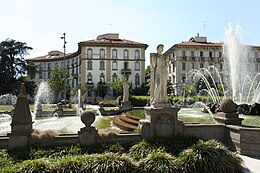 La Fontaine des Quatre Saisons sur la Piazza Giulio Cesare à Milan (arch. Renzo Gerla, 1927) 02.jpg