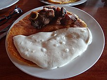 A cachapa with queso de mano La cachapa oriental.JPG