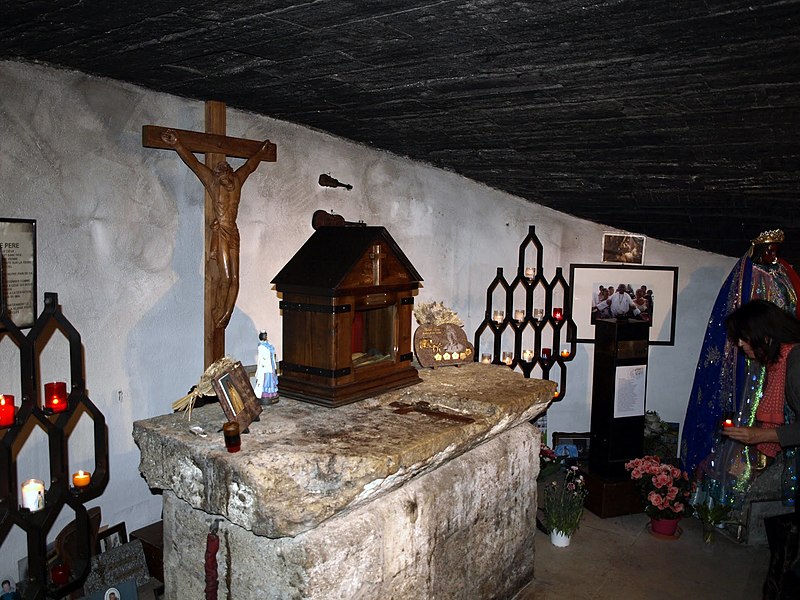 File:La cappelletta della patrona nella chiesa - panoramio.jpg