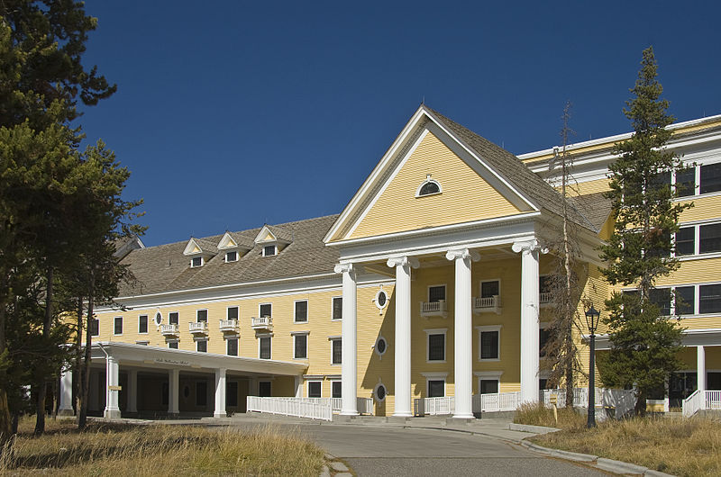 File:Lake Yellowstone Hotel YNP2.jpg