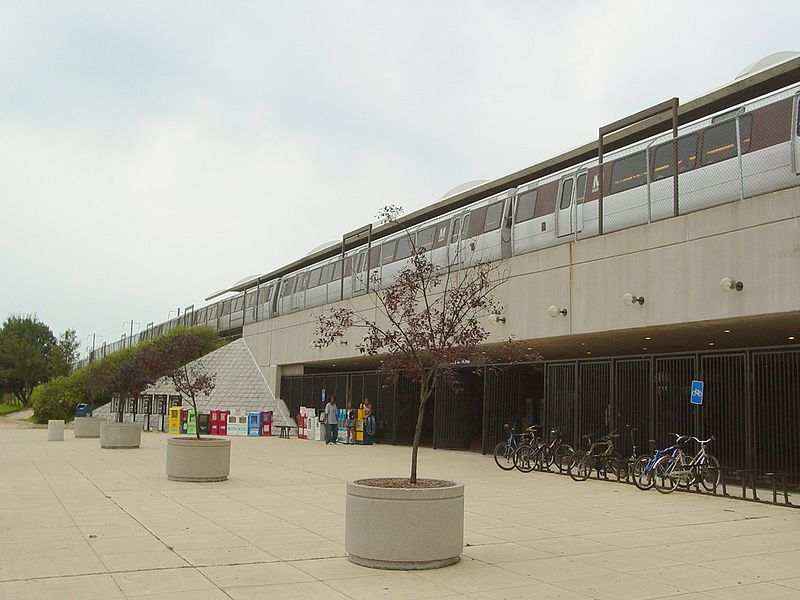 File:Landover Station.jpg