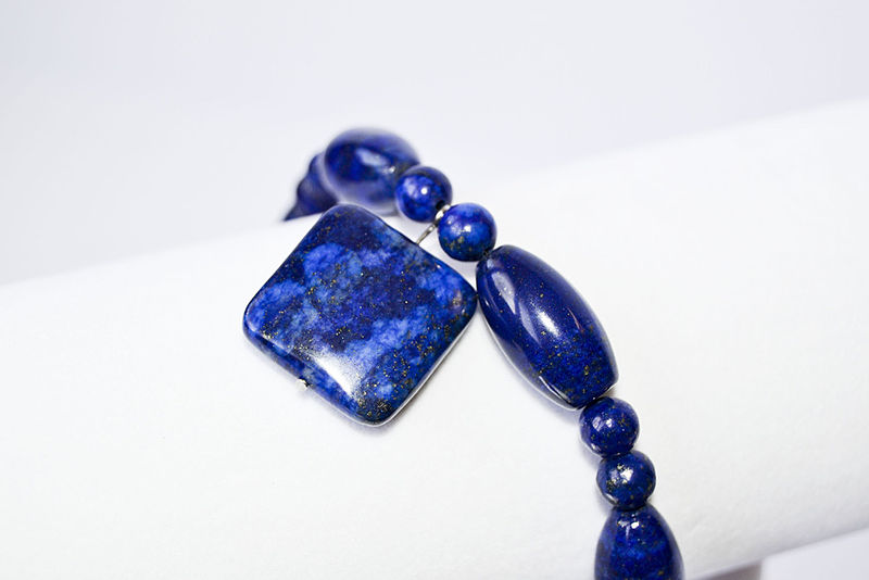 File:Lapis Lazuli Beaded Bracelet.jpg