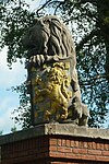 Lion at the gate Leeuw vd dierentuin.JPG