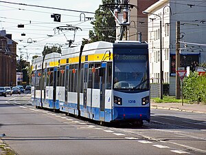 NGTW6-L (series car with car body retracted at platform height in double traction)