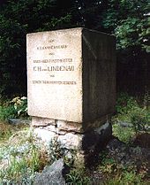 Lindenau-Gedenkstein von 1826 auf dem Gipfel