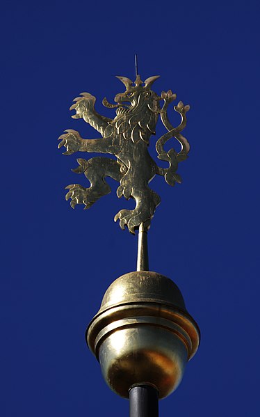 File:Lion of Bohemia on the top of town hall in Písek (1).JPG