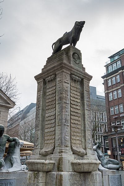 File:Mönckebergbrunnen (Hamburg-Altstadt).Löwe.1.14877.ajb.jpg